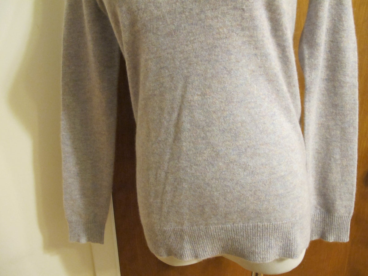Bloomingdale's women's marl gray 2ply cashmere Vneck sweater Xsmall