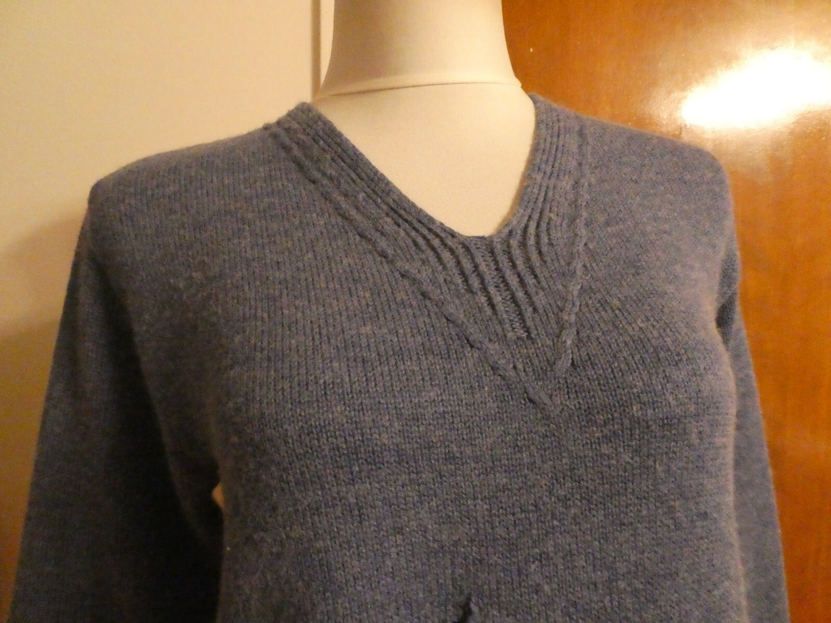 Aceka  women's dusty blue sweater size PM preowned