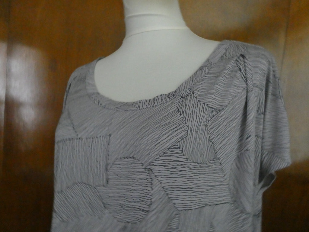 Gap women's stylish multicolor detailed top size Large