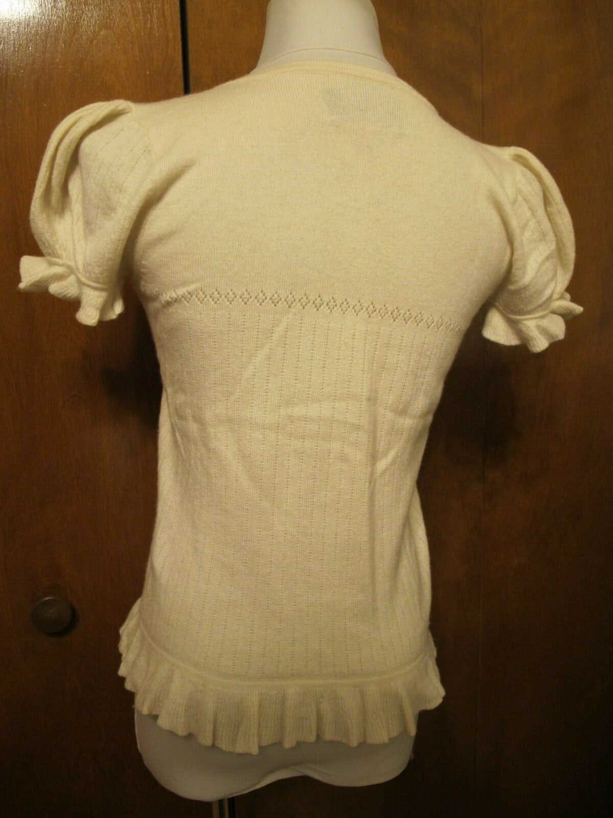 Juicy Couture women's sweater top ivory size Medium fits Small pre-owned 
