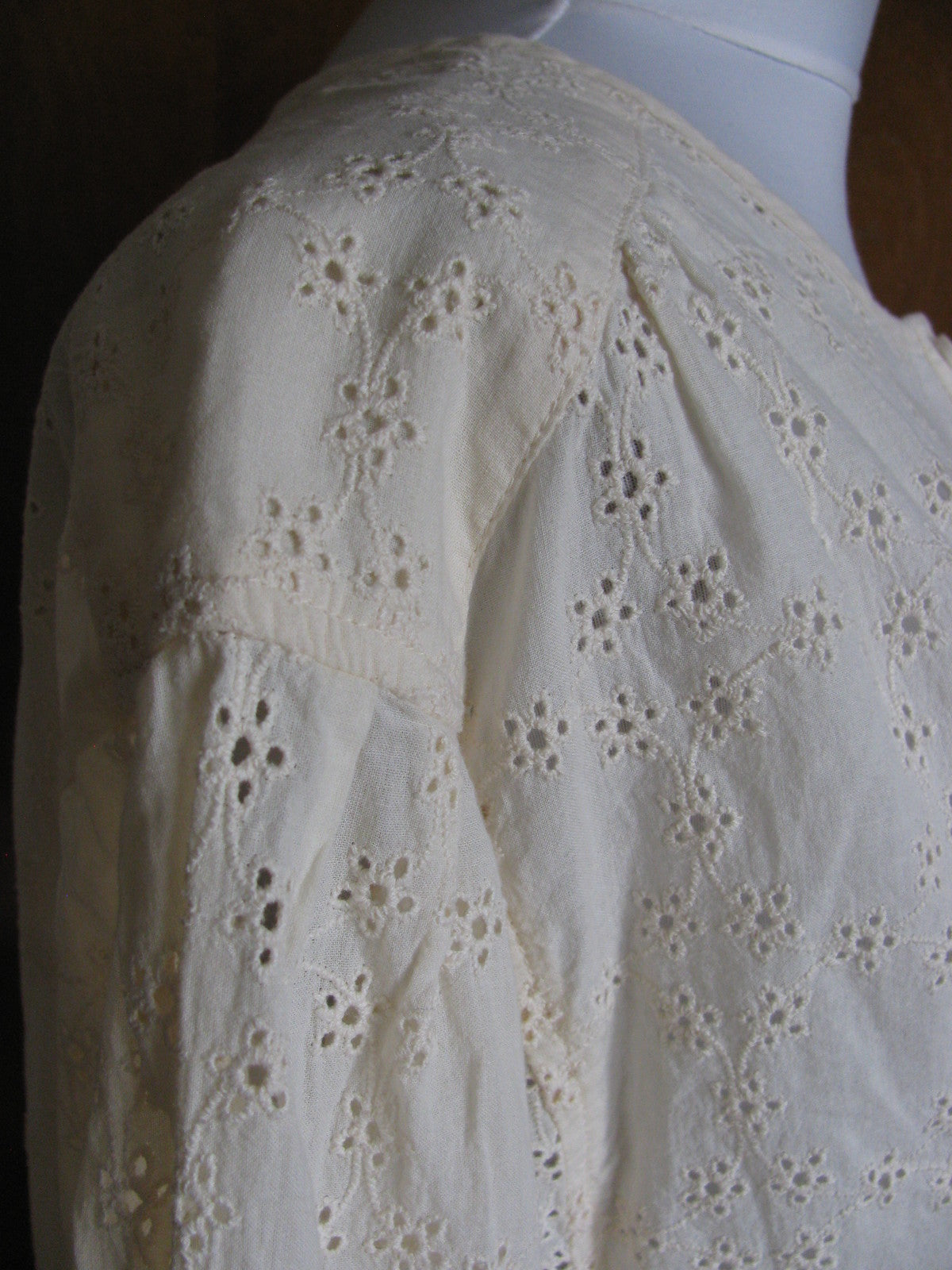 Free People women's 3/4 Sleeves ivory cotton crocheted fabric tunic top Medium 