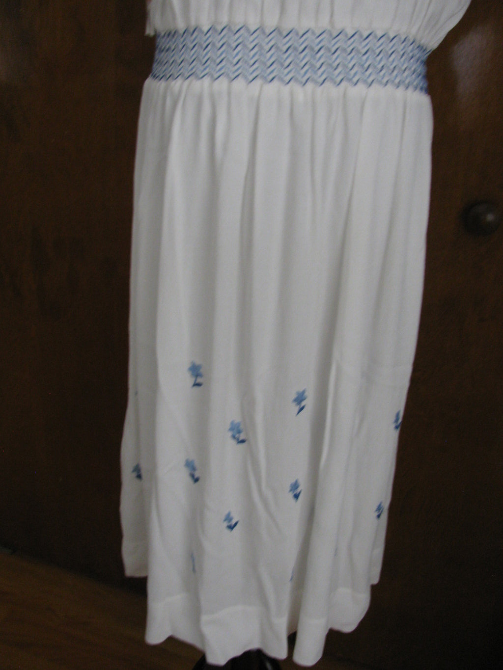 Impulse women's white embroidered dress size XLarge NWT 