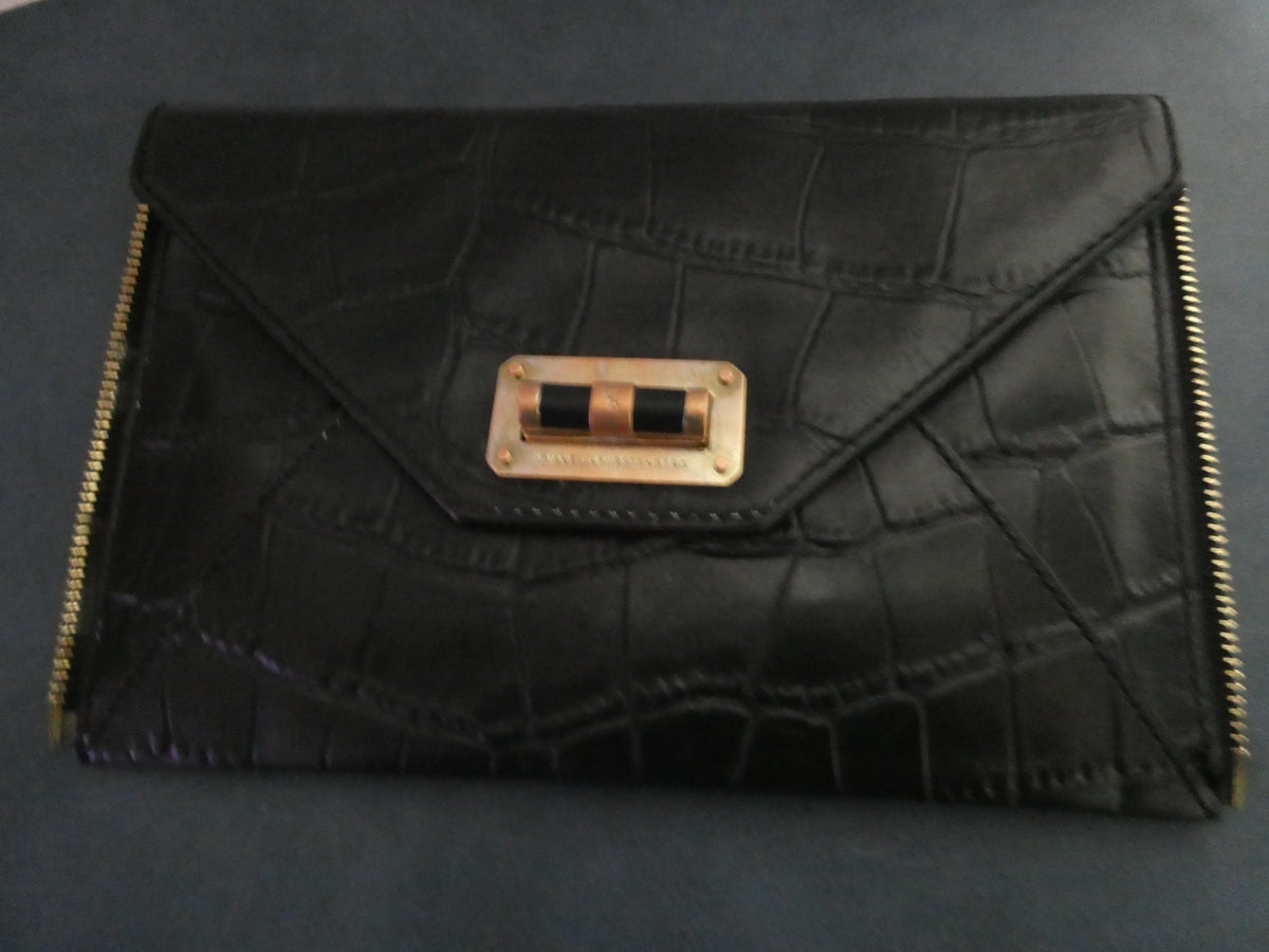 Vintage Diane Von Furstenberg Black Leather Clutch 8 card slots Gold Turn Lock