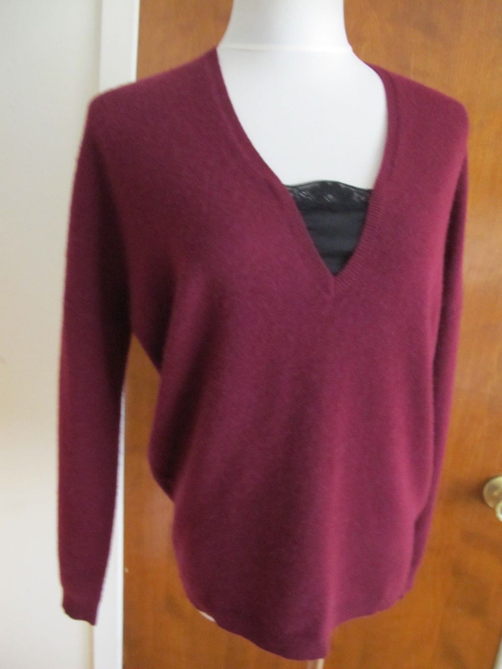 Bloomingdale’s women’s burgundy lace-trimmed cashmere sweater S bit big