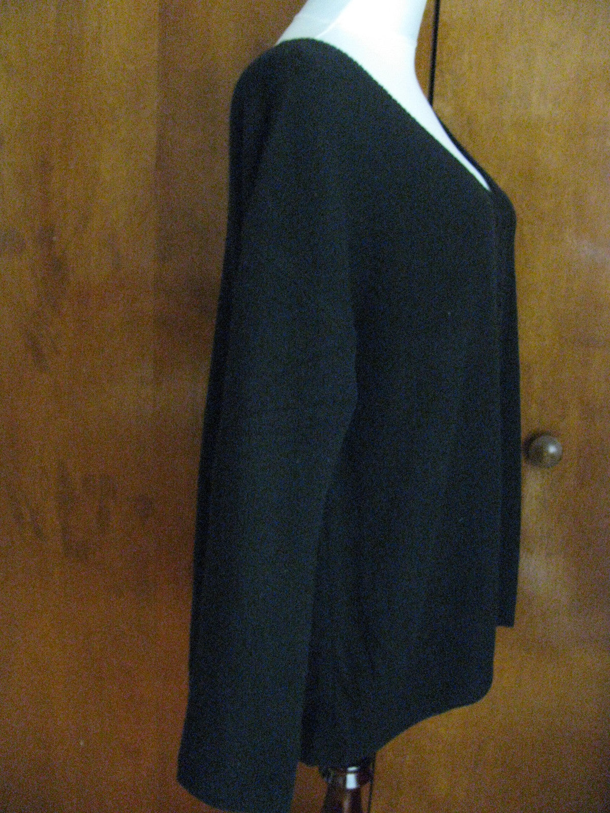 Tesori Women’s Cashmere Black V-Neck Sweater Large  NWT Runs Big