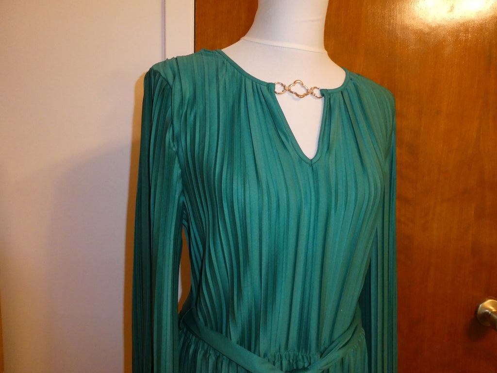 Olivia & Mckaylie Women Green Pleated Dress Long Sleeve Gold Tone Detail Large