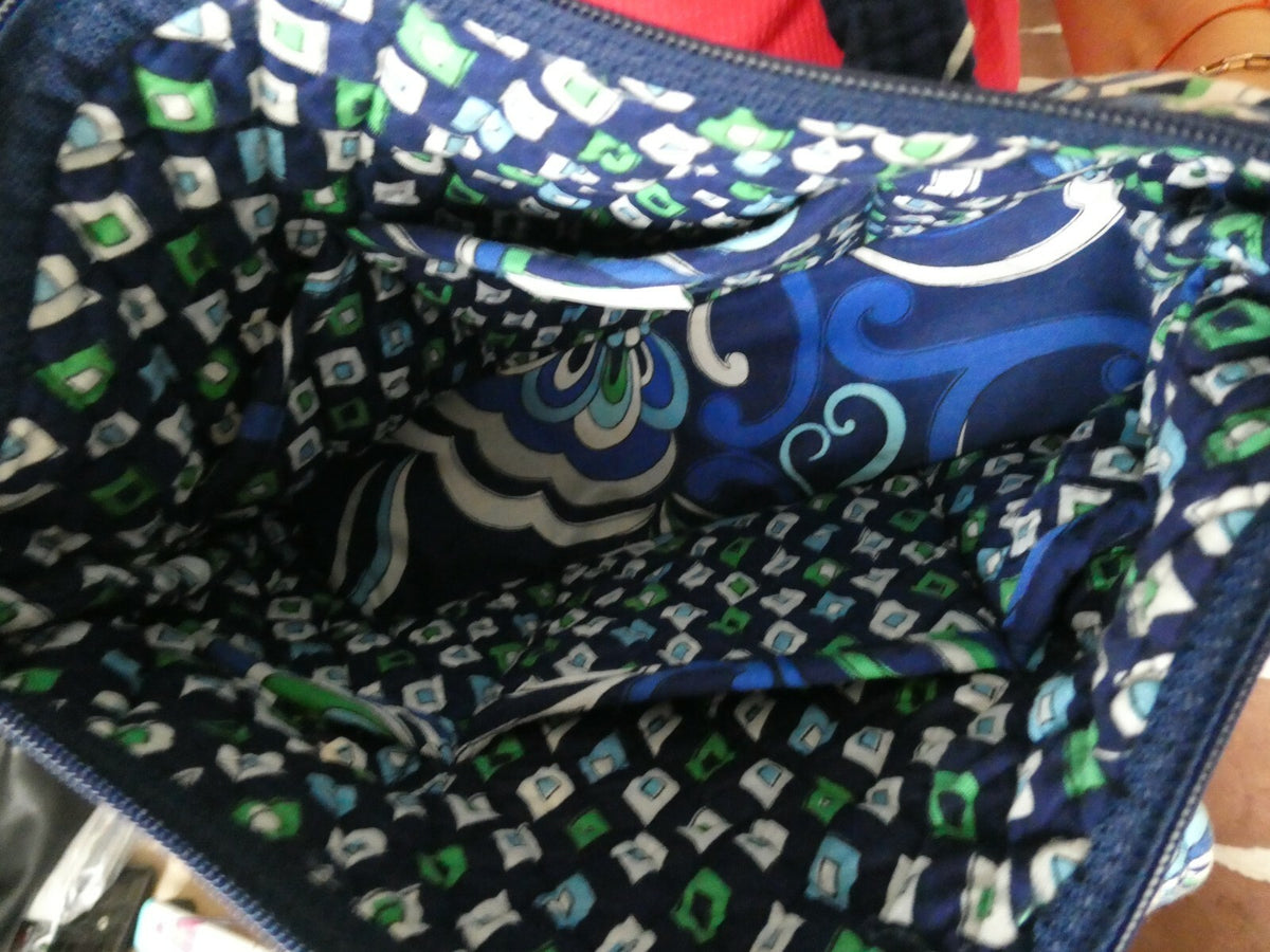 Vera Bradley Women's Blue/Gray/Green Shoulder Quilted Zippered Bag