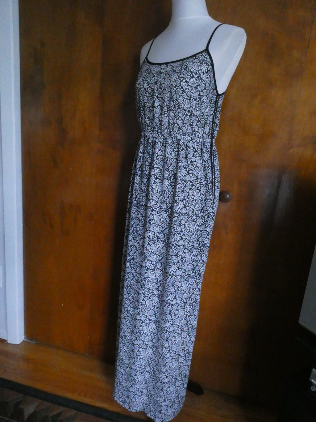 Maxi Dress Size S Black White Floral Sleeveless Elastic Waist LOFT Size Small