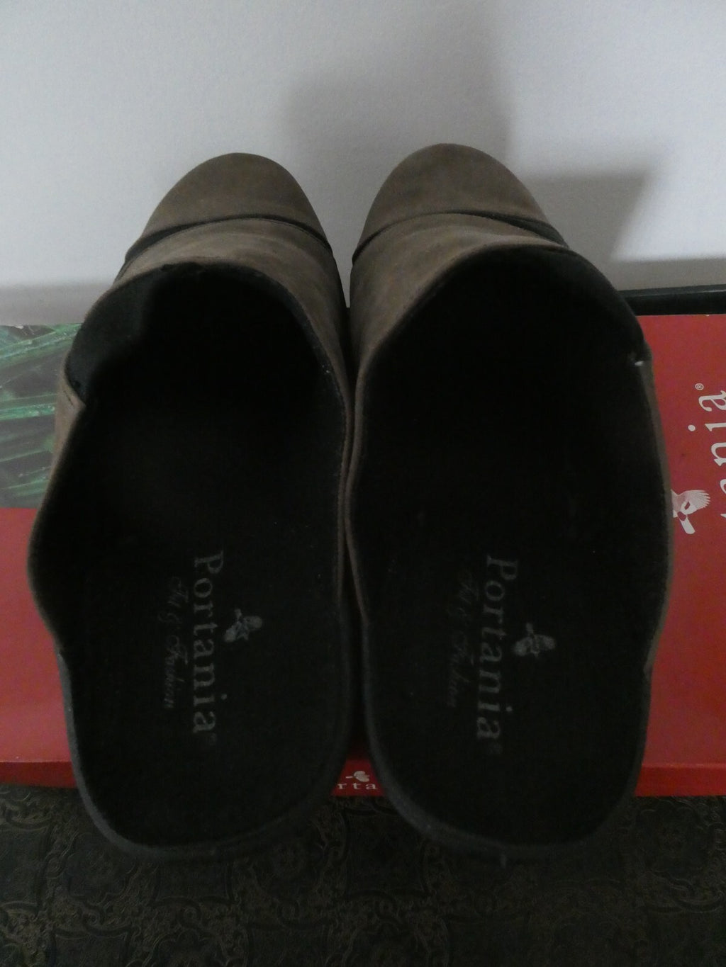 Portania Mokassina taupe nubuk brown suede mule women’s US 9 EU 40