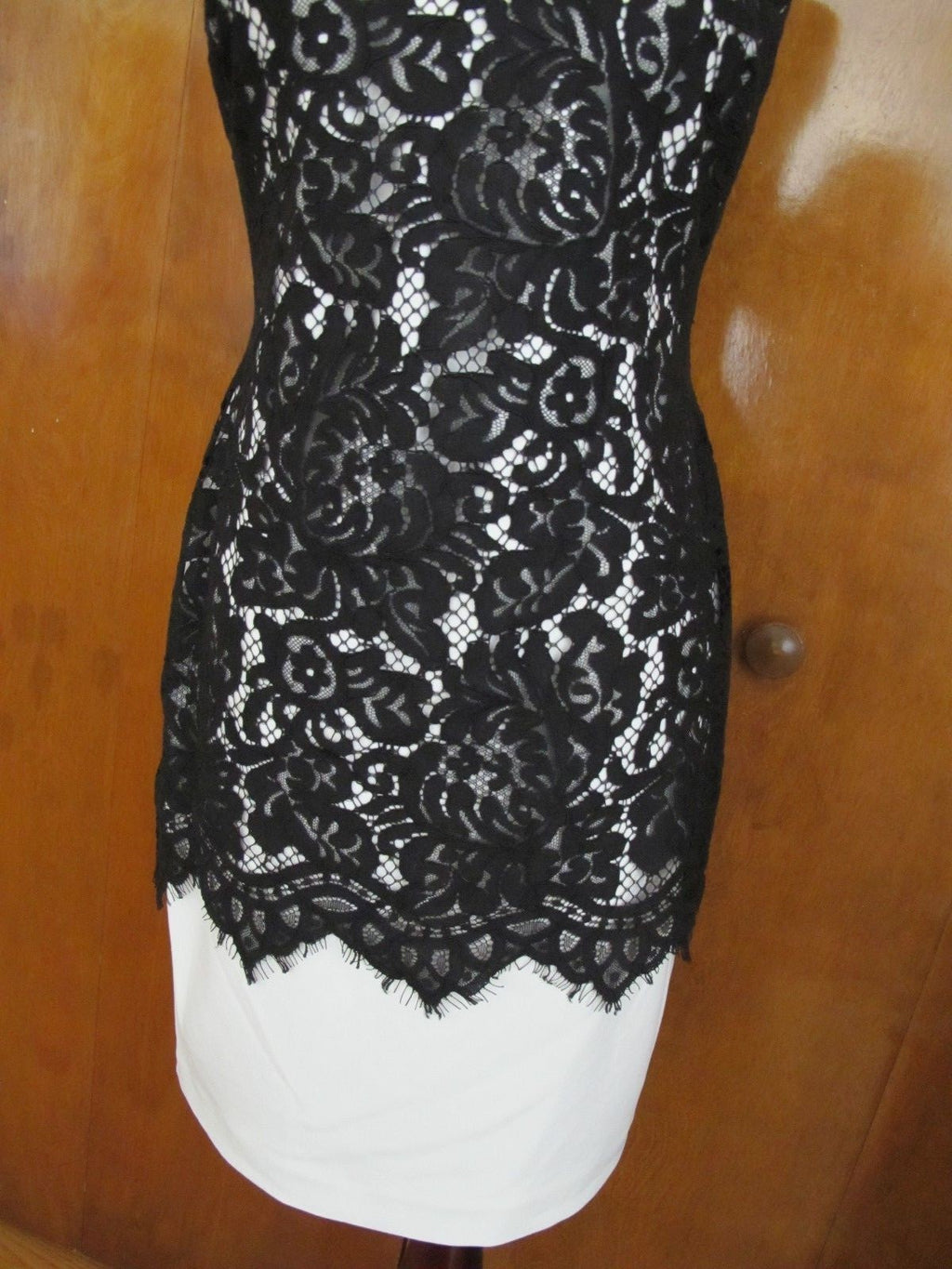 Ralph Lauren women's black ivory fabric lace crafted evening dress size 4P New
