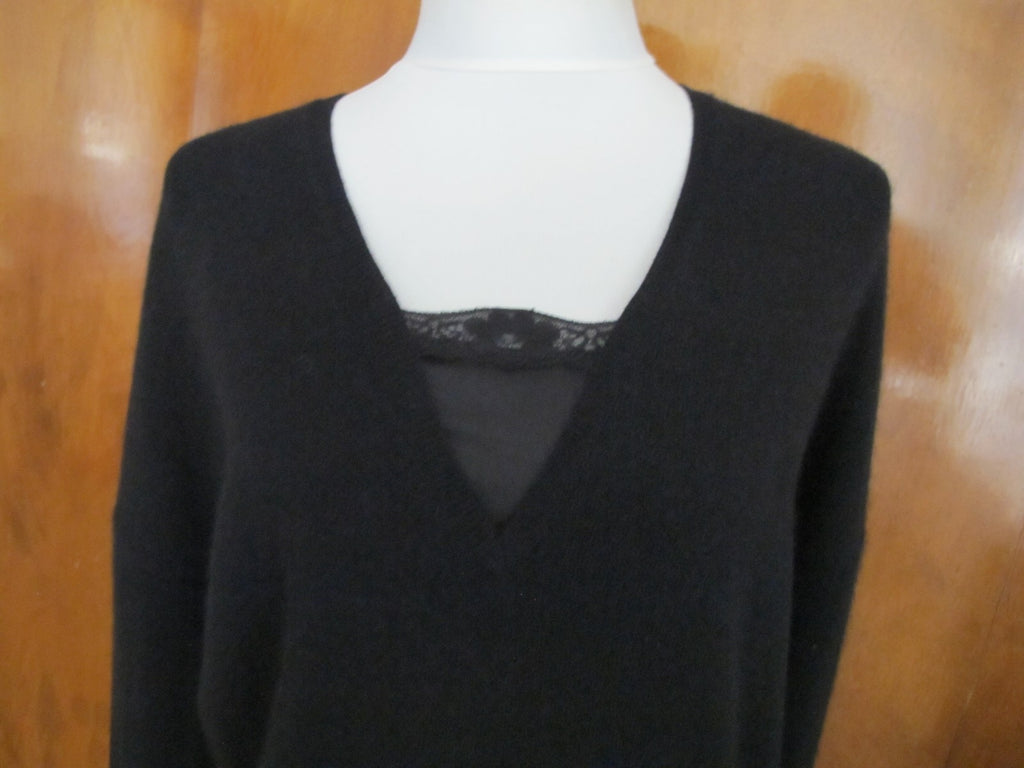 Bloomingdale’s women’s black lace-trimmed cashmere sweater Size S bit big