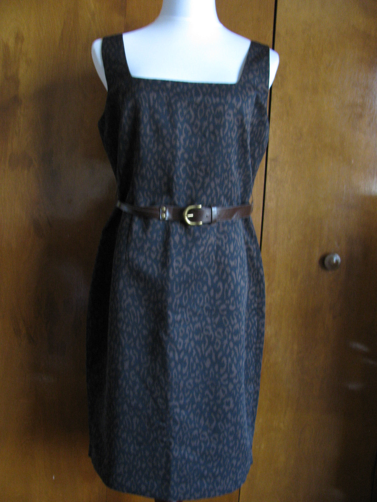 Tahari women's black/dark chocolate fitted lined dress  Size 12  