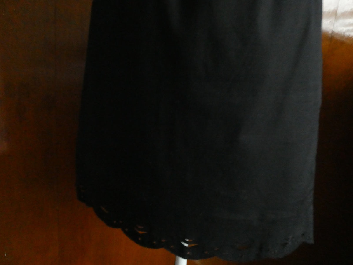DKNY Donna Karan women black embroidered soft cotton side pockets skirt size 10