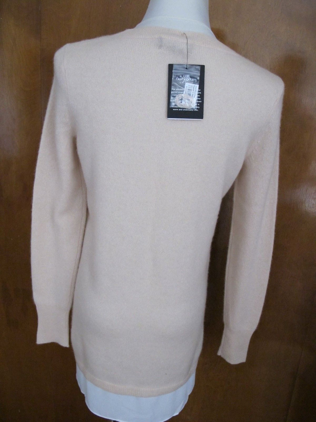 Bloomingdale’s women’s beige nude cashmere sweater Size XS, XL