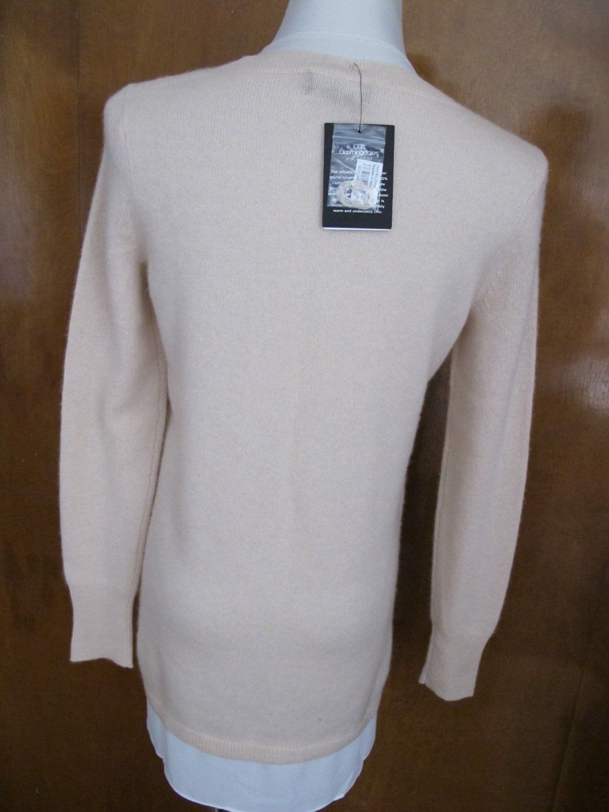 Bloomingdale’s women’s beige nude cashmere sweater Size XS, XL