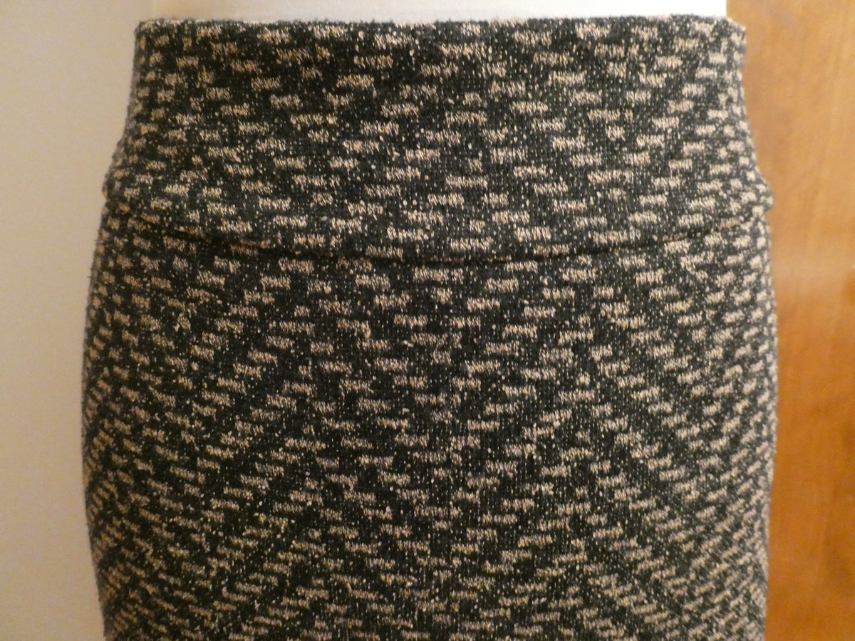 New York & Company woven pattern pencil classic and polished skirt Medium