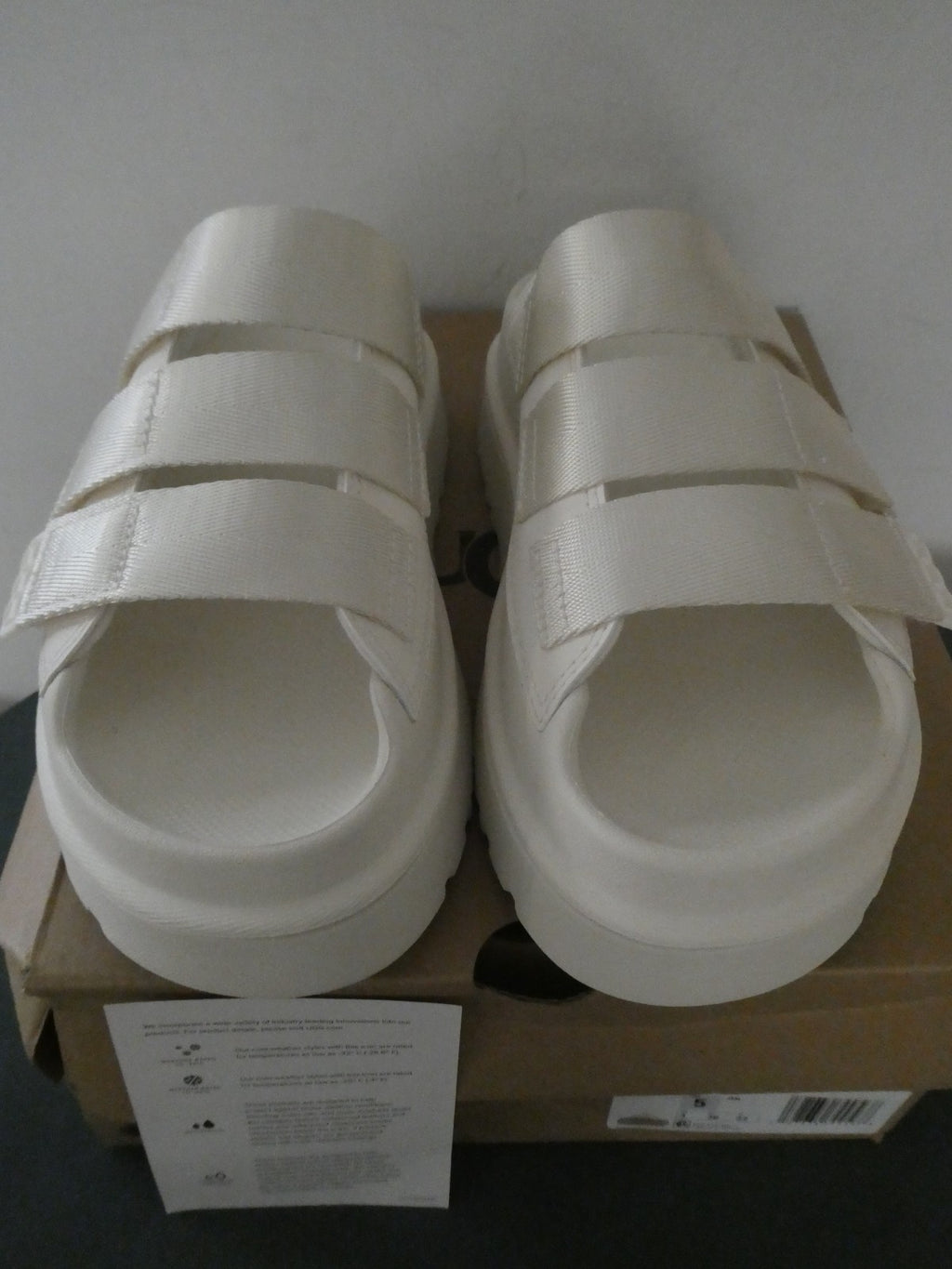 UGG Women Goldenglow Slide JSM White Platform Sandals Sz 5 New in Box W/1167430