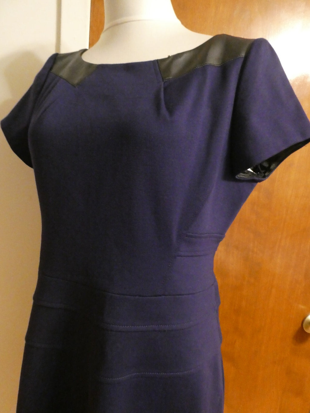 Tahari women's purple detailed dress 14P