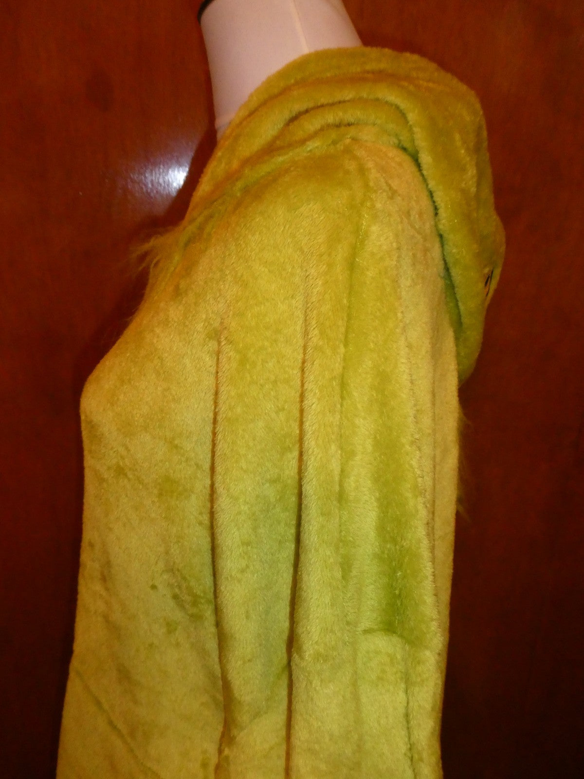 The Grinch Plush Hoodie Blanket OSFM Green Polyester Hooded Pullover Lounger