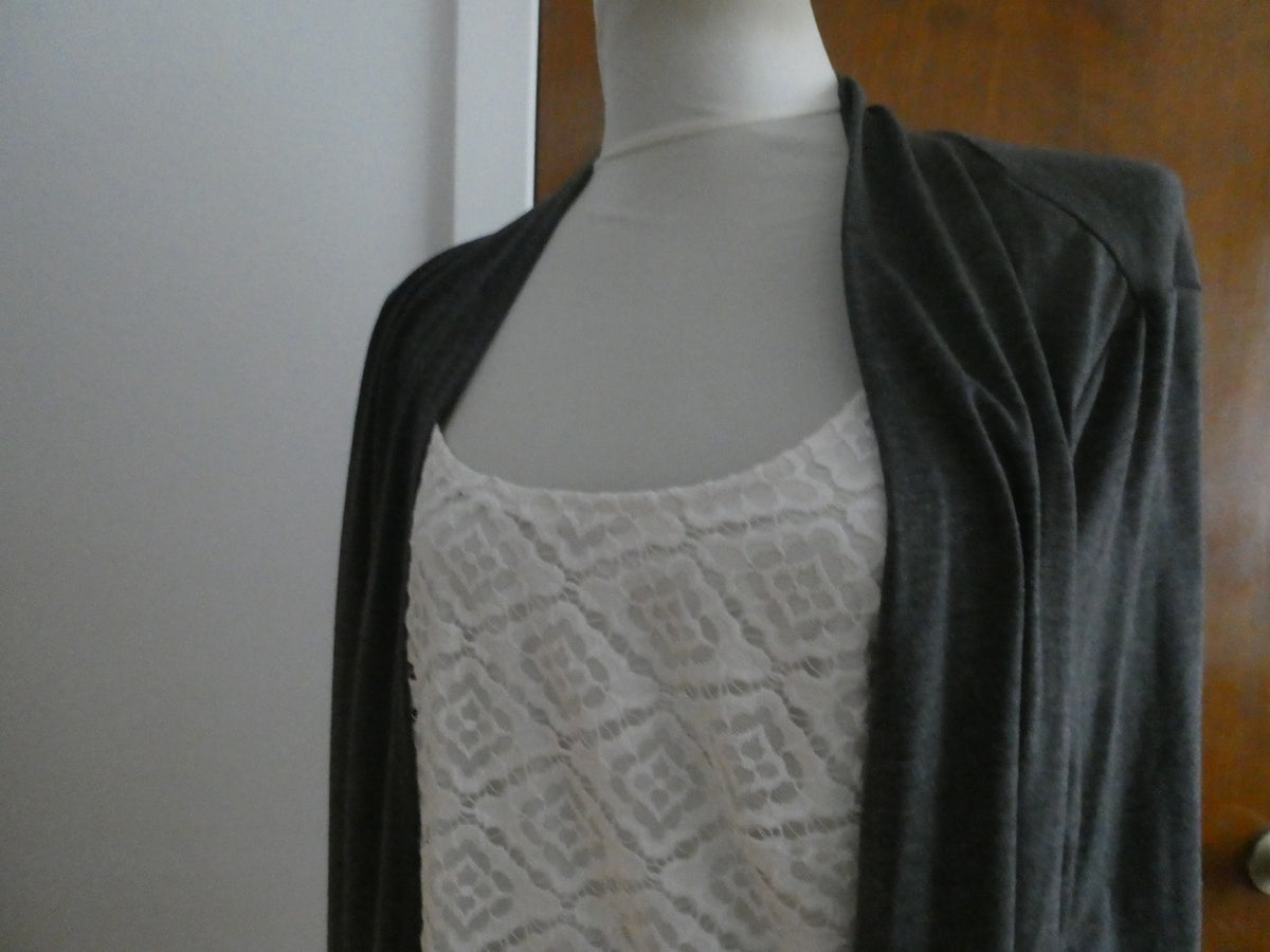AB STUDIO Women's Gray/White Detailed built in lace overlay shell with ruffle XL