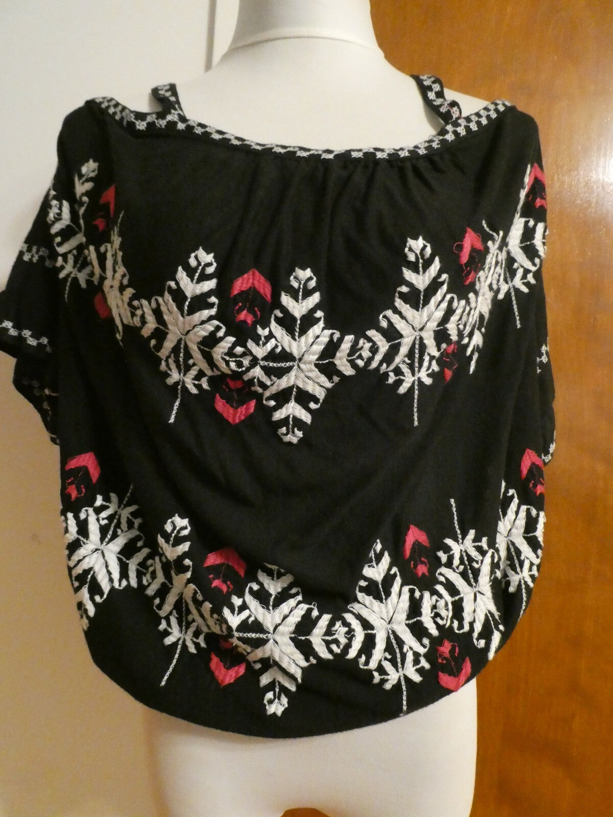 Free People women's black embroidered open shoulder viscose top small (fits M) 