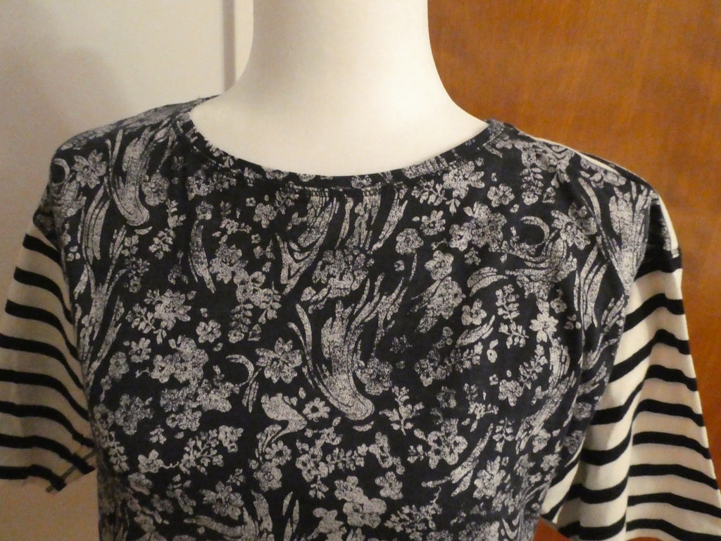 Gap women’s multicolor soft cotton short sleeve top size Large