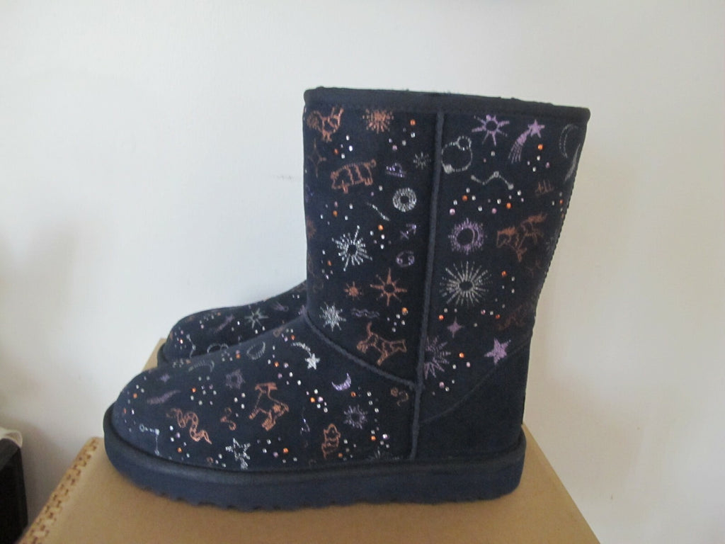 UGG CLASSIC ZODIAC WOMEN SHORT BLUE SUEDE SHEEPSKIN BOOTS SZ 7 AND 8 (Run Small)