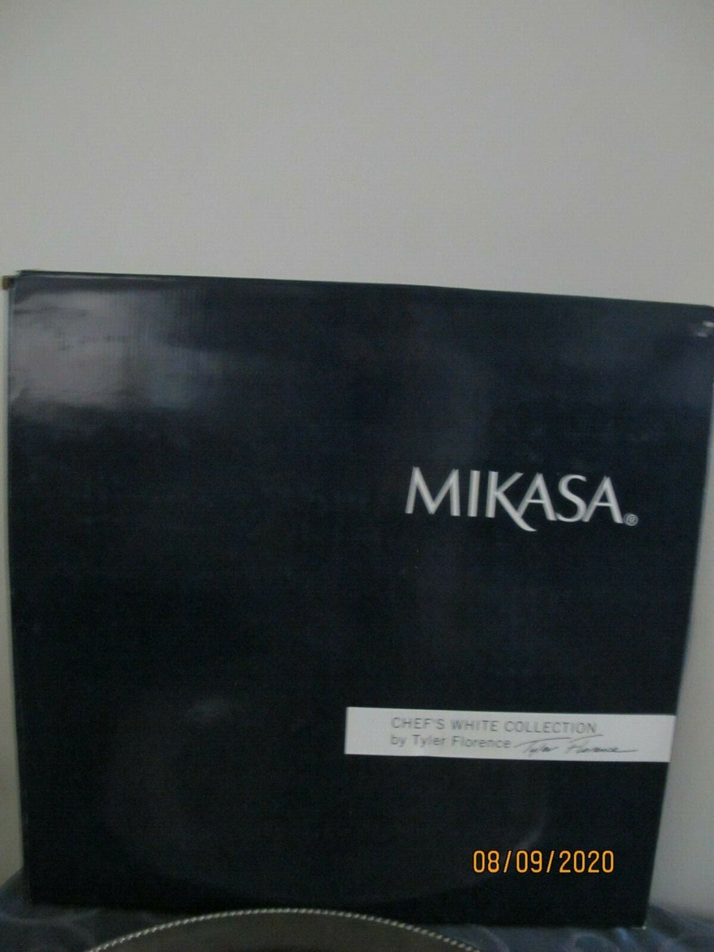 Tyler Florence by Mikasa Chef's White Collection Round Service Tray