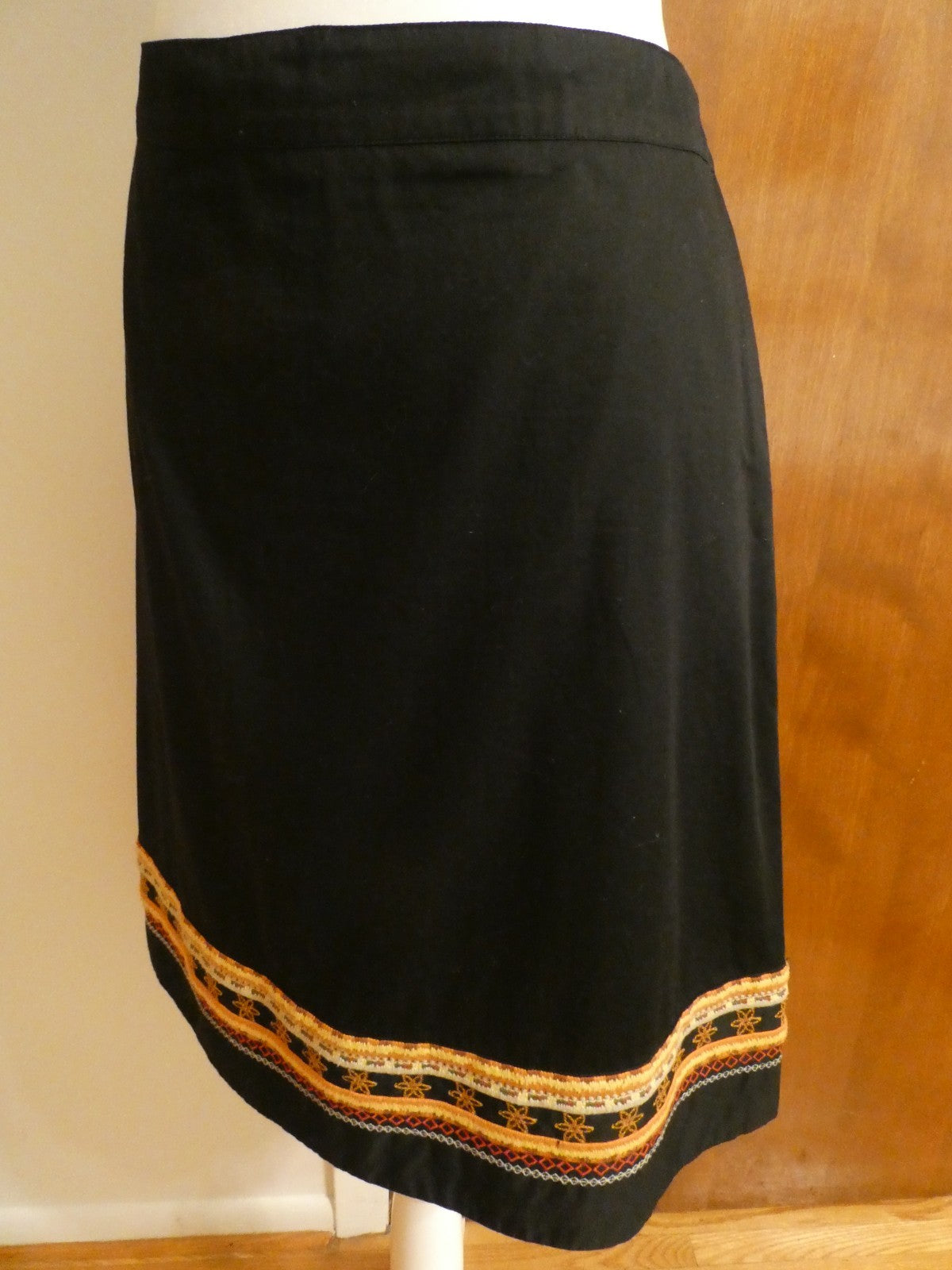 DKNY black embroidered soft cotton lined pockets skirt size 12