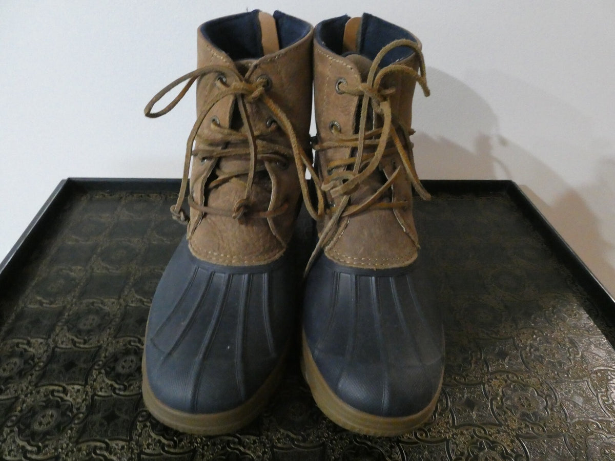 Sperry Women Saltwater Quilted Waterproof Boots Brown/ Black Fits 9M (fits 8.5M)