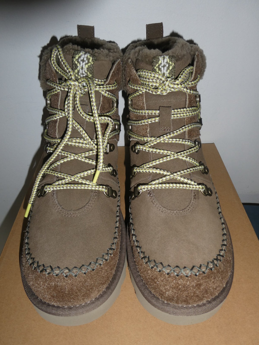 UGG Classic Alpine Lace-Up Boots Women's Size 10 Hickory Chestnut 1158271