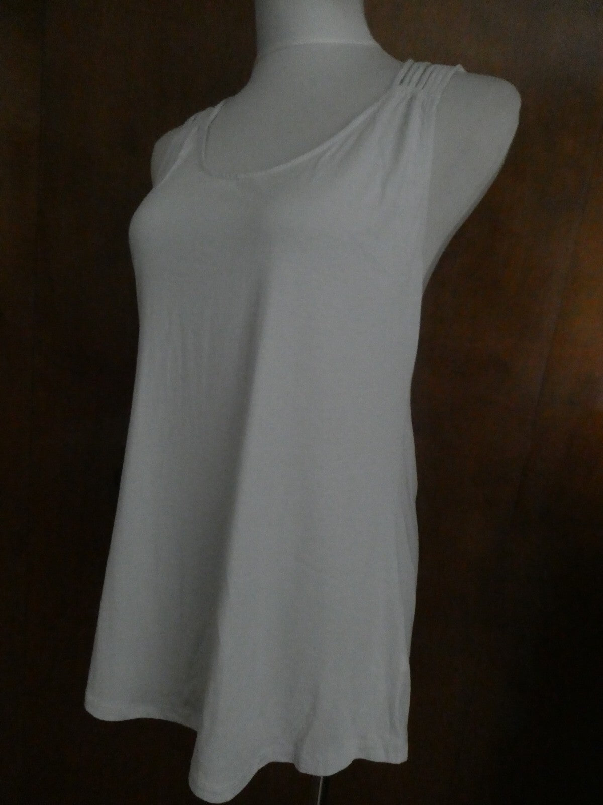 Gap women's light gray detailed top Large 