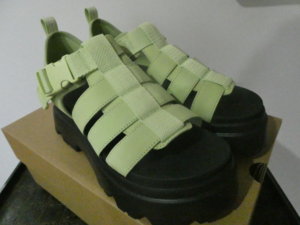 UGG Cora Women’s Caterpillar Green Platform Sandal Size US 8/UK 6/EU/ 39