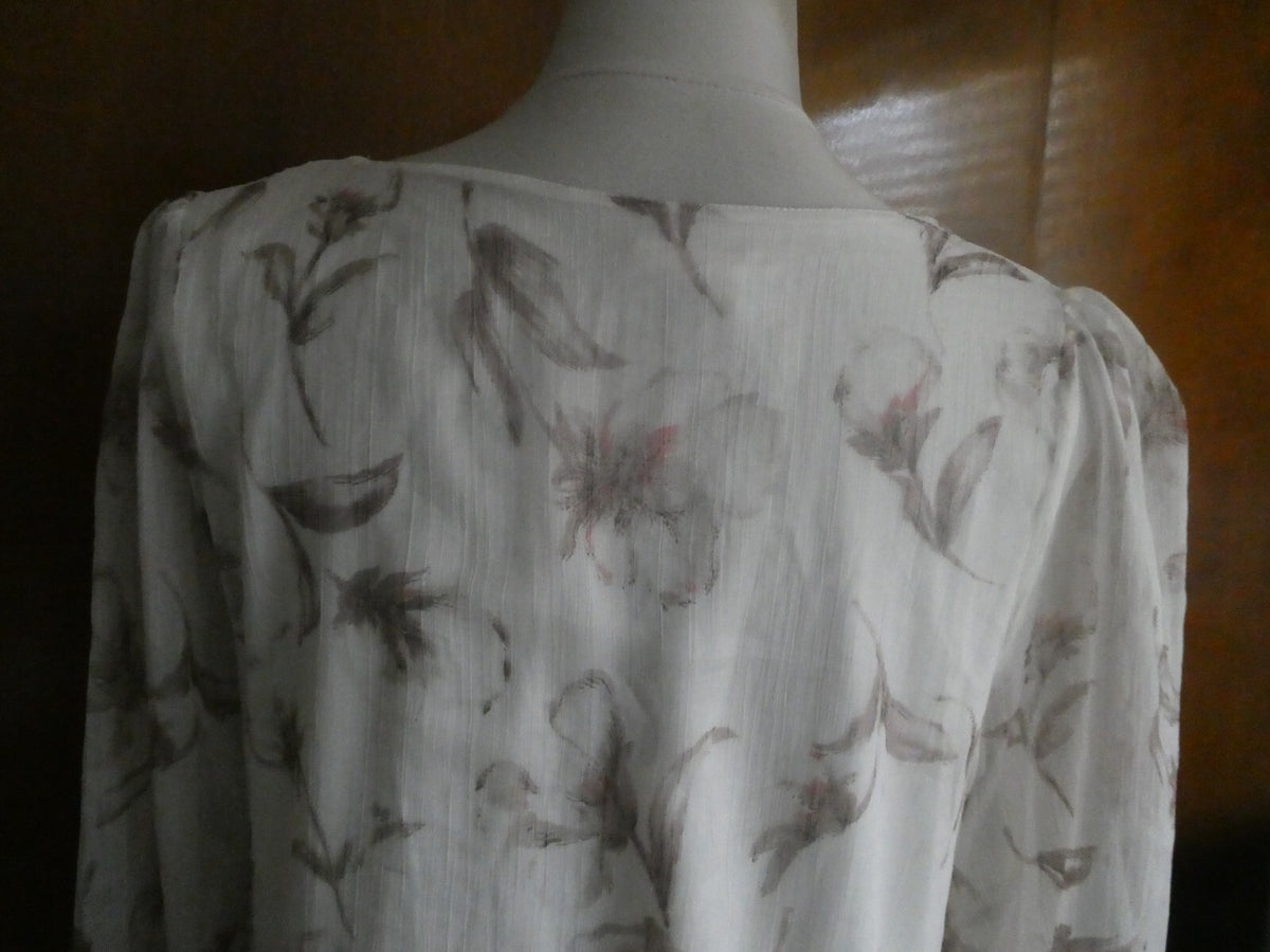 Ei Shing Fashion Women’s Layered Blouse Top No Size Tag Based on measures Medium