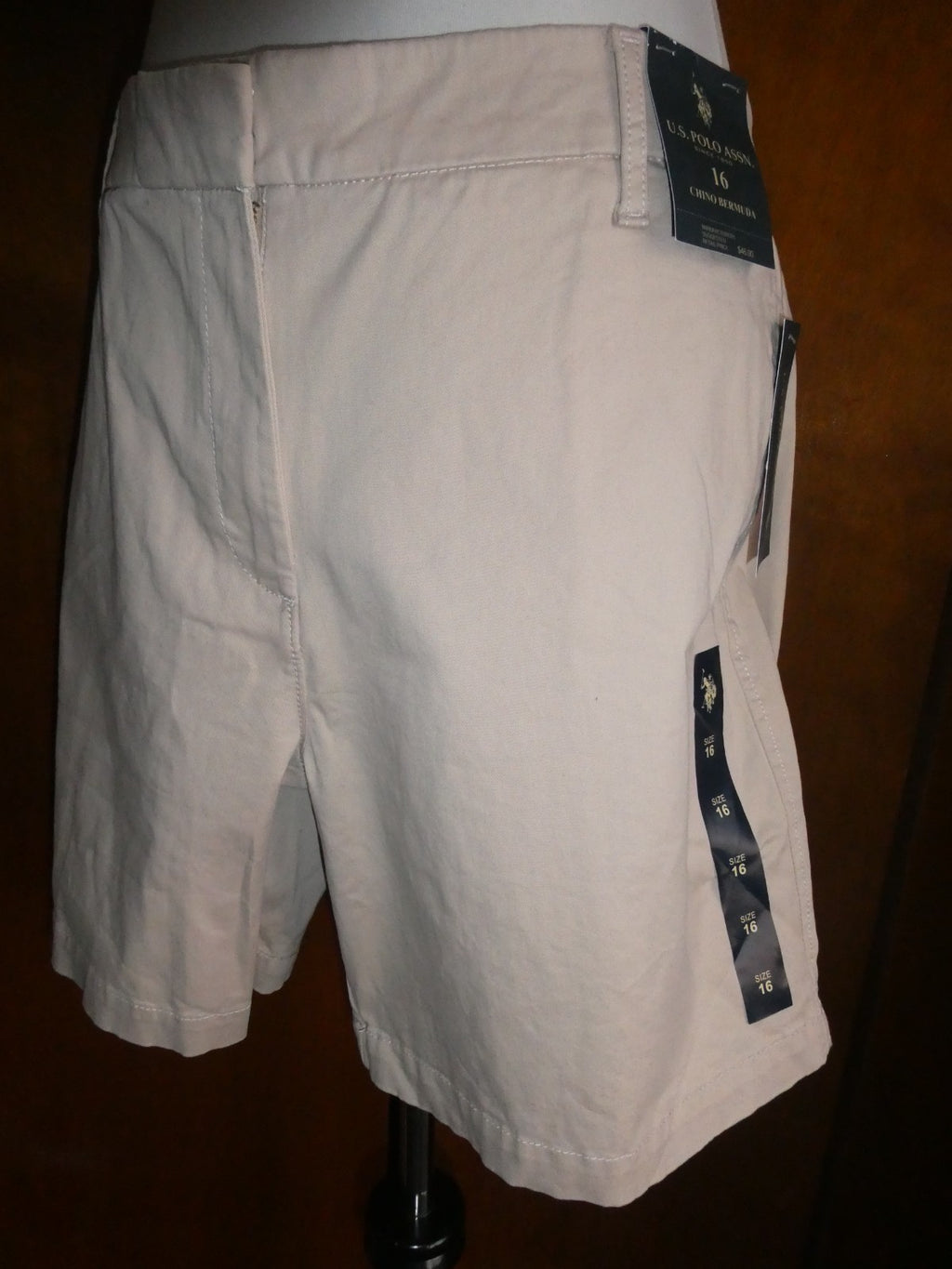 U.S. POLO ASSN. Women Beige Khaki Chino Bermuda Shorts Size 16 (Fits Like 14)