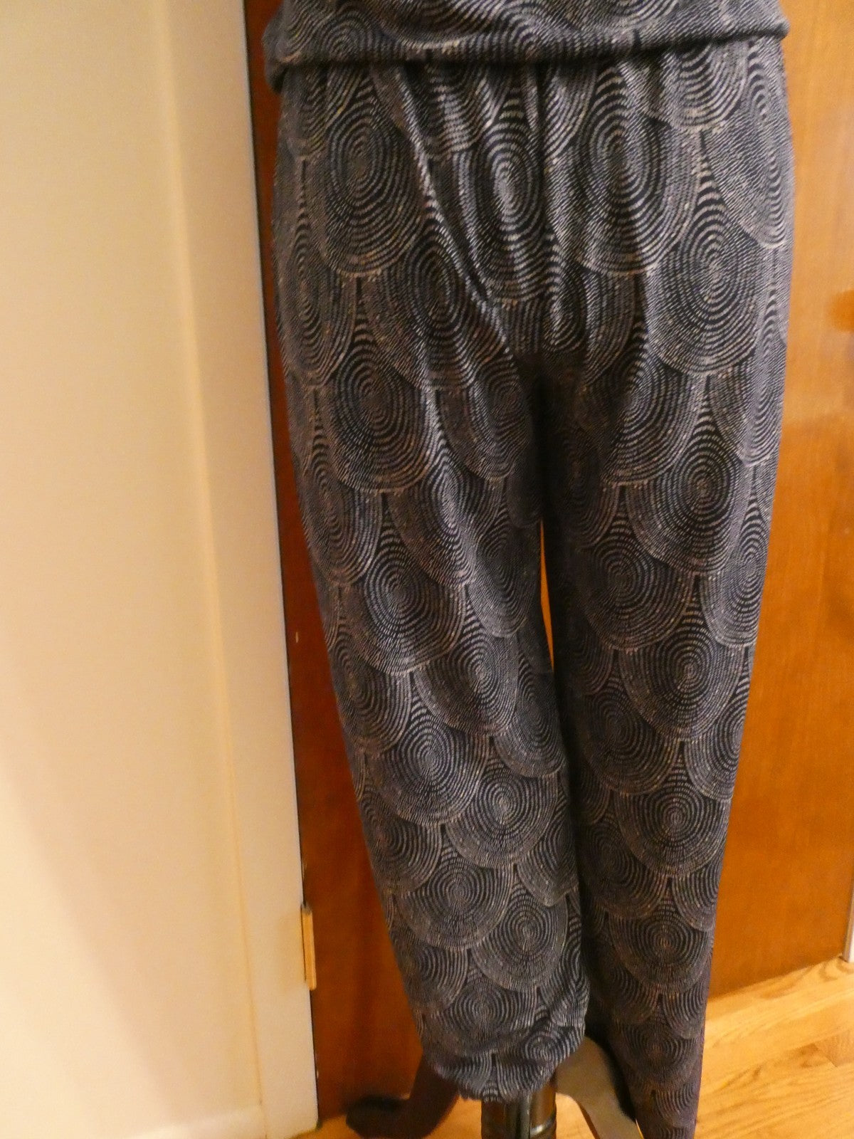 Hatley Women's Sleeveless Jumpsuit S/P Black White Print Tassel Tie Stretch EUC