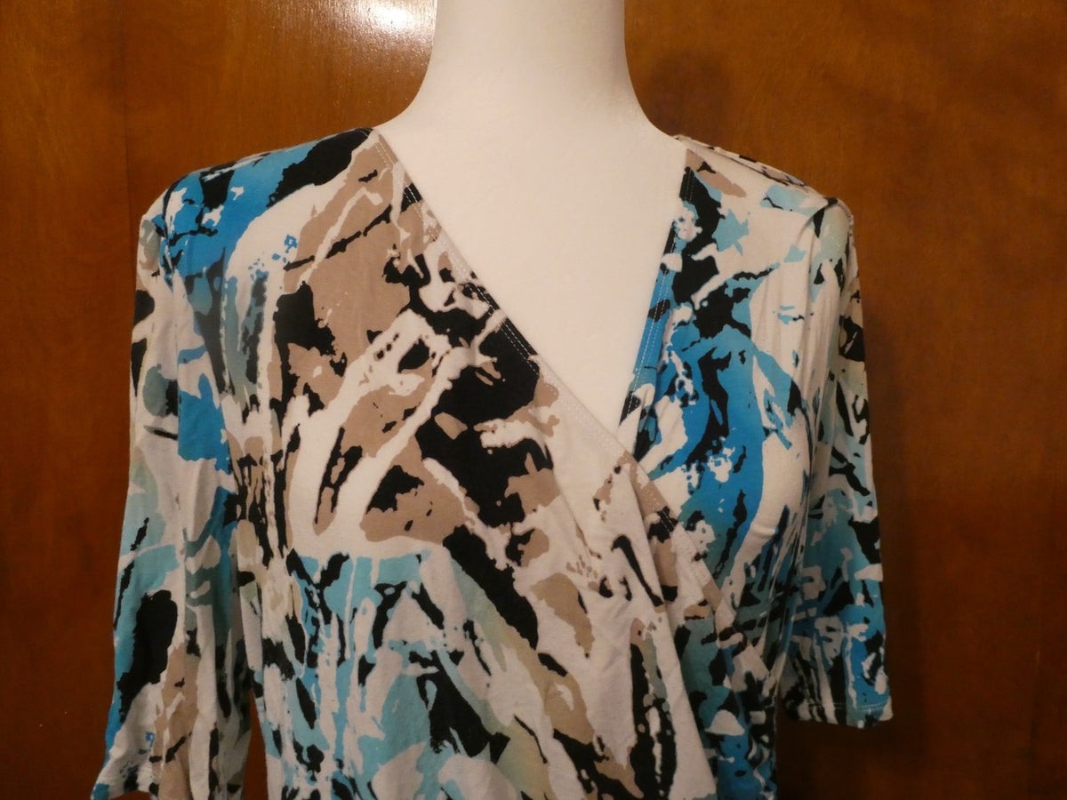 Dana Buchman women’s multicolor soft rayon v- neck top size XLarge