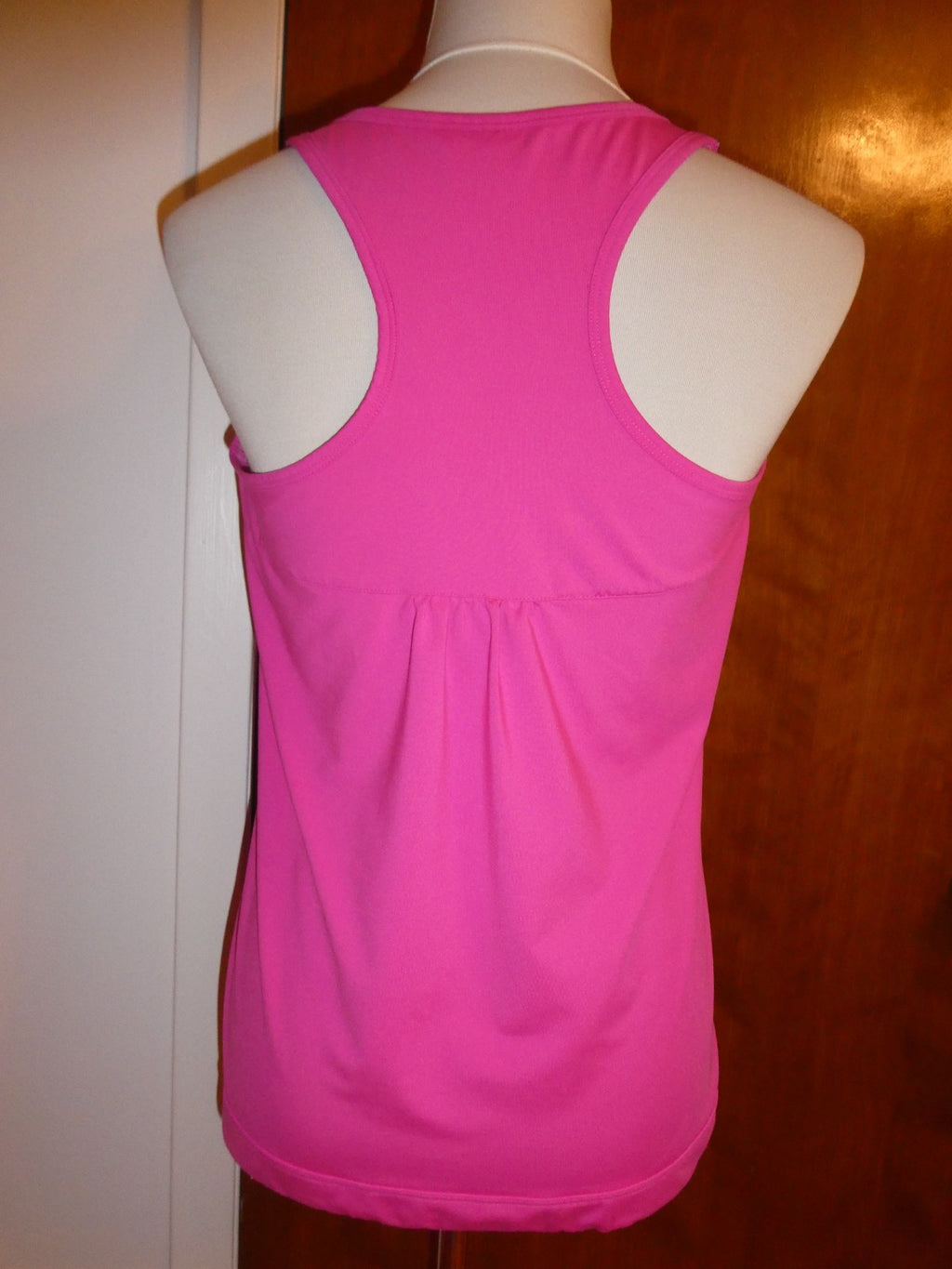 Athleta Women’s Pink Tank Top Large Sleeveless Racerback Ruffle Hem Stretch
