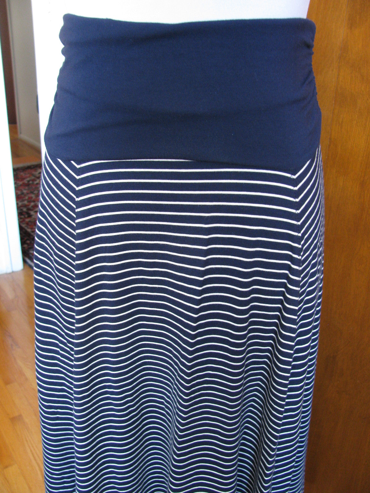 GAP women’s navy fold over maxi skirt New