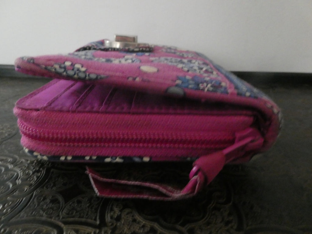 Vera Bradley Women’s Turncock Pink Floral Pattern Wallet Size Large