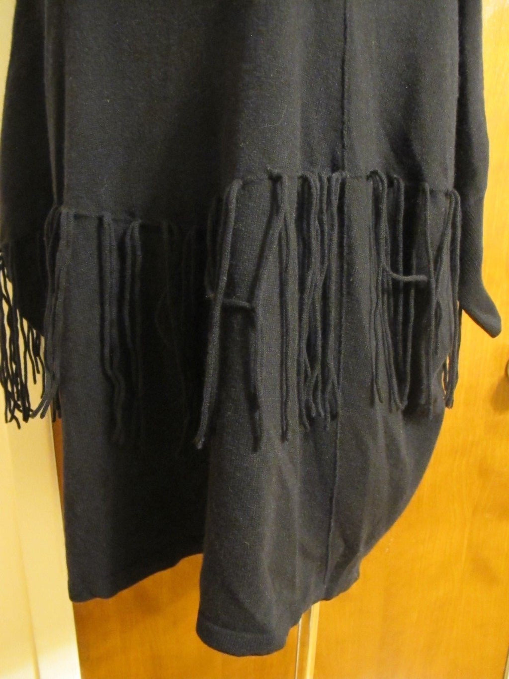 Bloomingdale's women's black 2ply cashmeret V-neck evening sweater XS/S 
