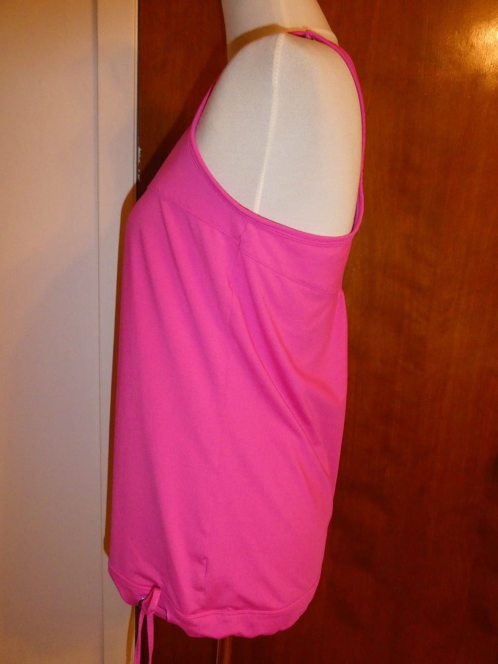 Athleta Women’s Pink Tank Top Large Sleeveless Racerback Ruffle Hem Stretch