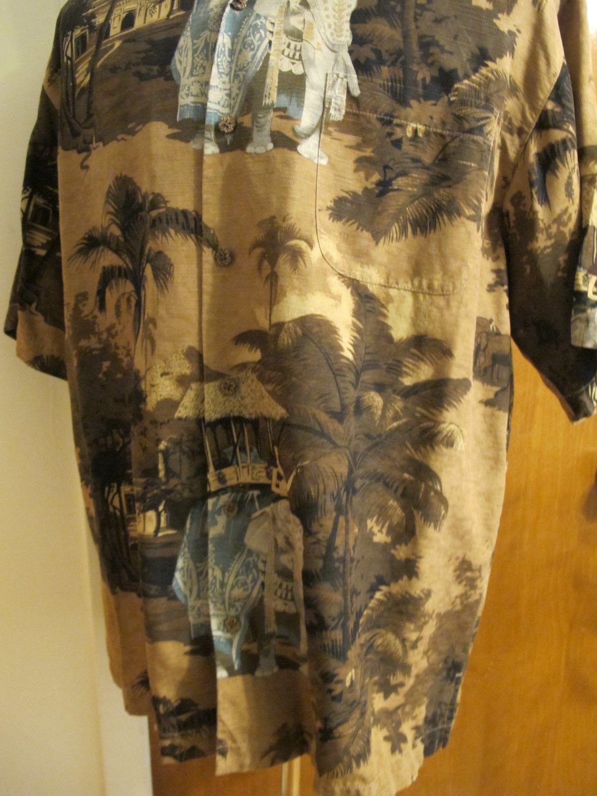 Tommy Bahama Men's Silk Multi Color Brow Blue Gray Beach Shirt Large Very Nice