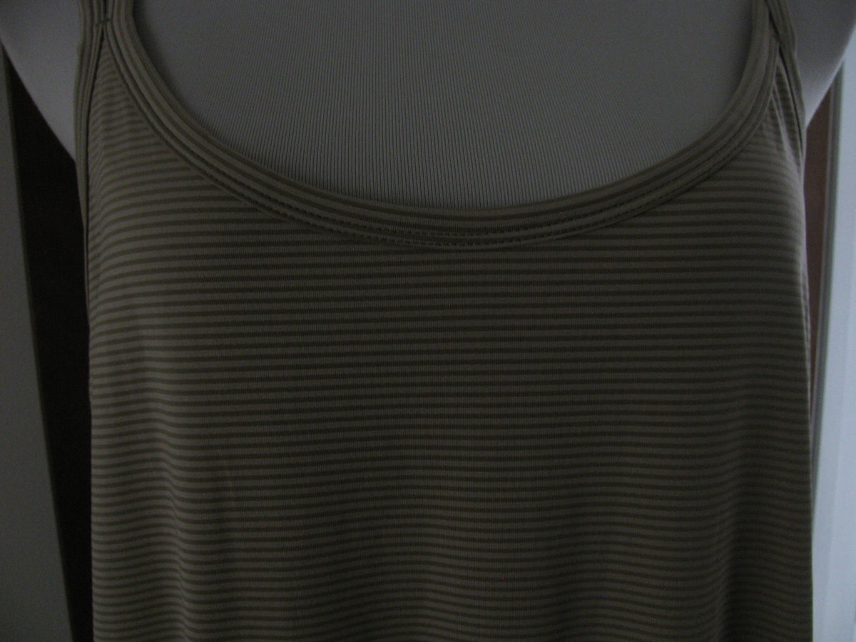 Gap GapBodyFit women's top Large