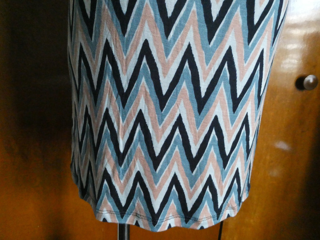 Gap women's rayon stylish orange/blue/black detailed top size Large