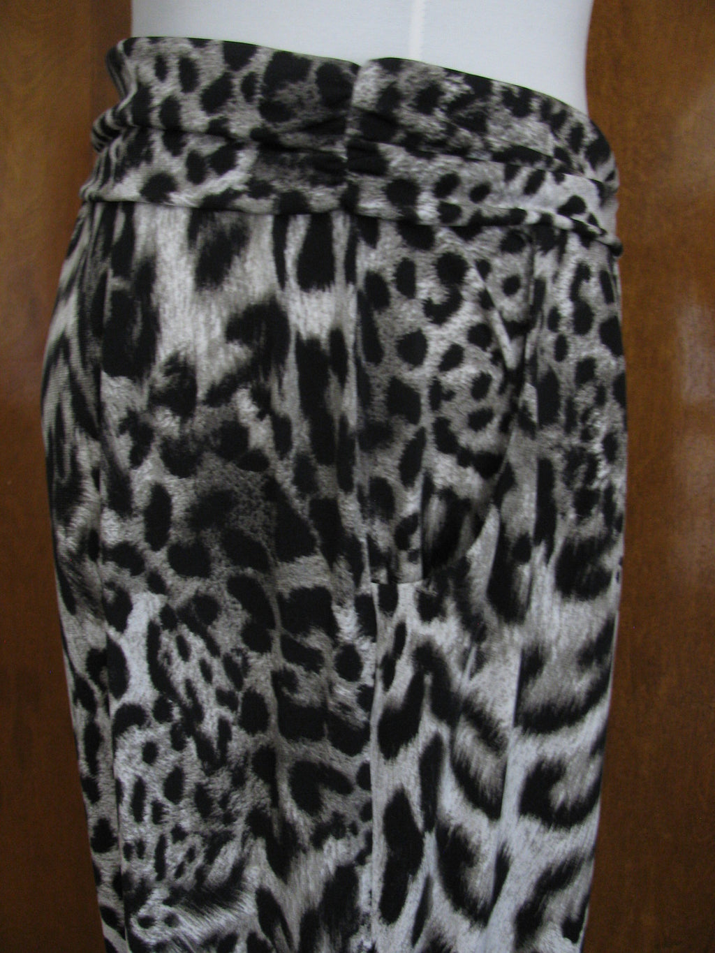 Michael Kors women's  black white cross over pant New