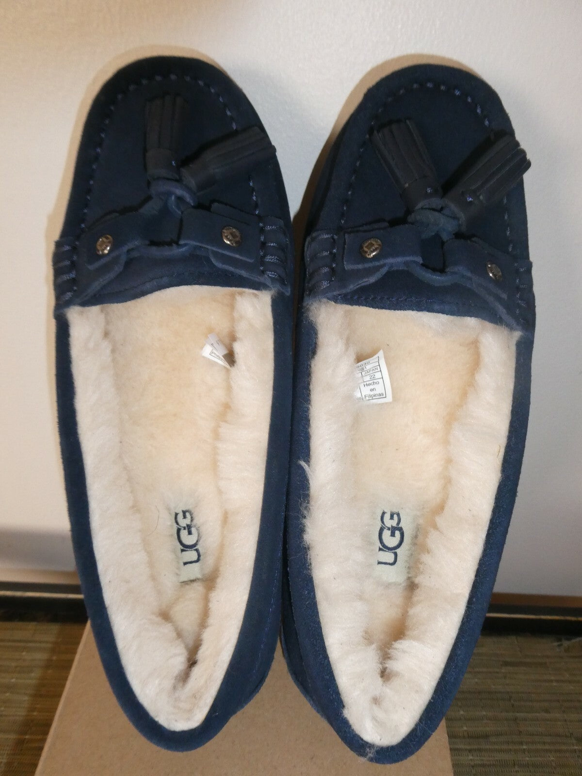 UGG Litney Women’s Suede Navy Slipper For Outdoor/Indoor Use US 5 Style# 1116030