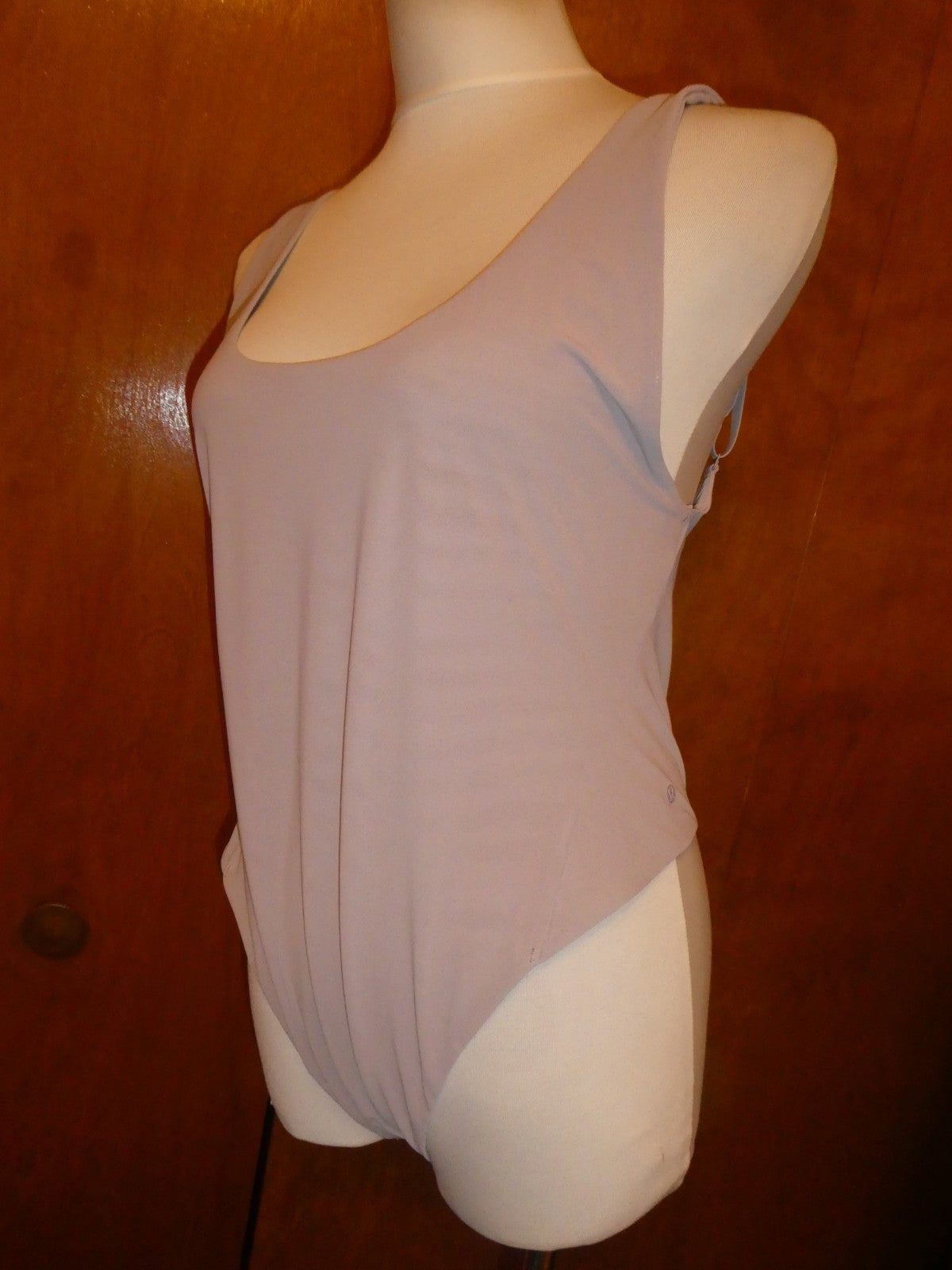 Lululemon women’s lilac low scoop back bodysuit adjustable straps Xlarge