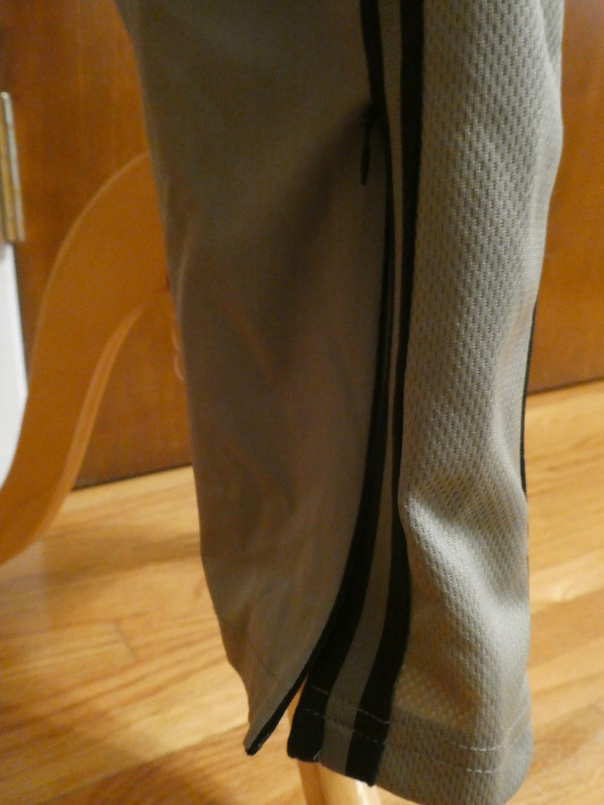 NBA Olive Green Walk Off Jogger Pants Men’s Large Athletic Track Pants Zip Hem