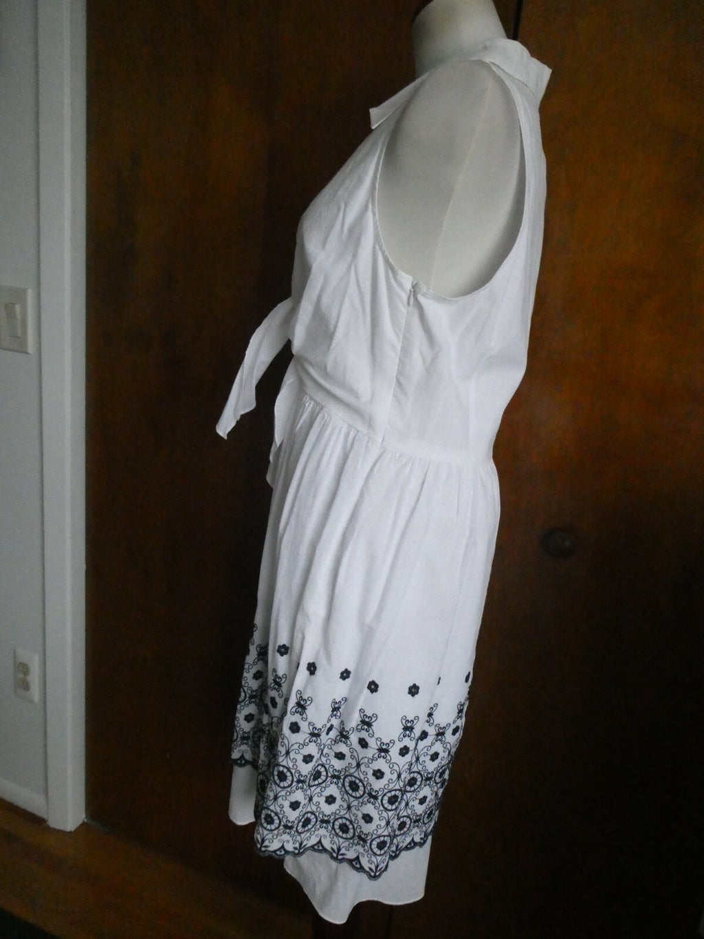 Laundry By Design women's white/black lined gorgeous one-piece dress size 12